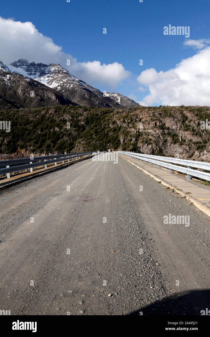 Strada a Futaleufu complesso idroelettrico. Complejo Hidroelectrico Futaleufu. Nei pressi di Trevelin, Chubut, Argentina. Ruta Nacional N° 71 - Foto Stock