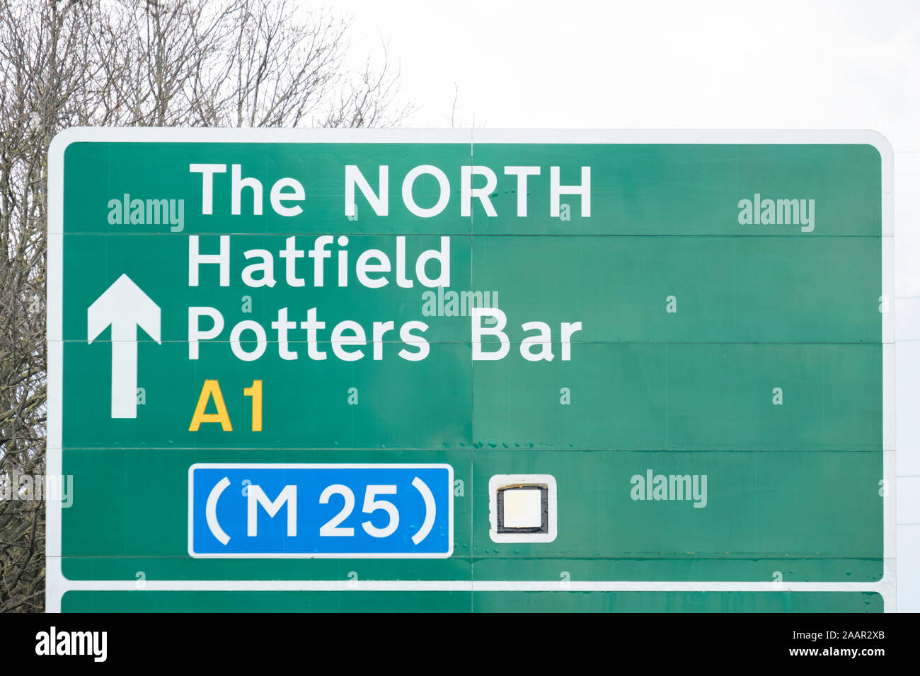 Cartello stradale sulla A1 verso la M25 verso nord, verso Hatfield e Potters Bar. Foto Stock