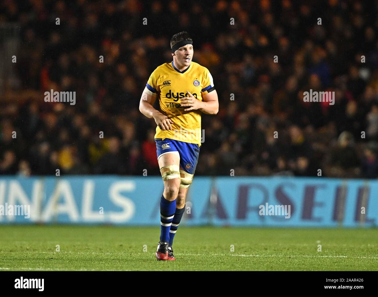 Twickenham. Regno Unito. Il 23 novembre 2019. Charlie Ewels (Bath Rugby, capitano). Arlecchini v Bath Rugby. Pool di 3. La Heineken Champions Cup. Secondo (2a) round. Stadio di Twickenham Stoop. Twickenham. Londra. Regno Unito. Credito Bowden Garry/Sport in immagini/Alamy Live News. Foto Stock