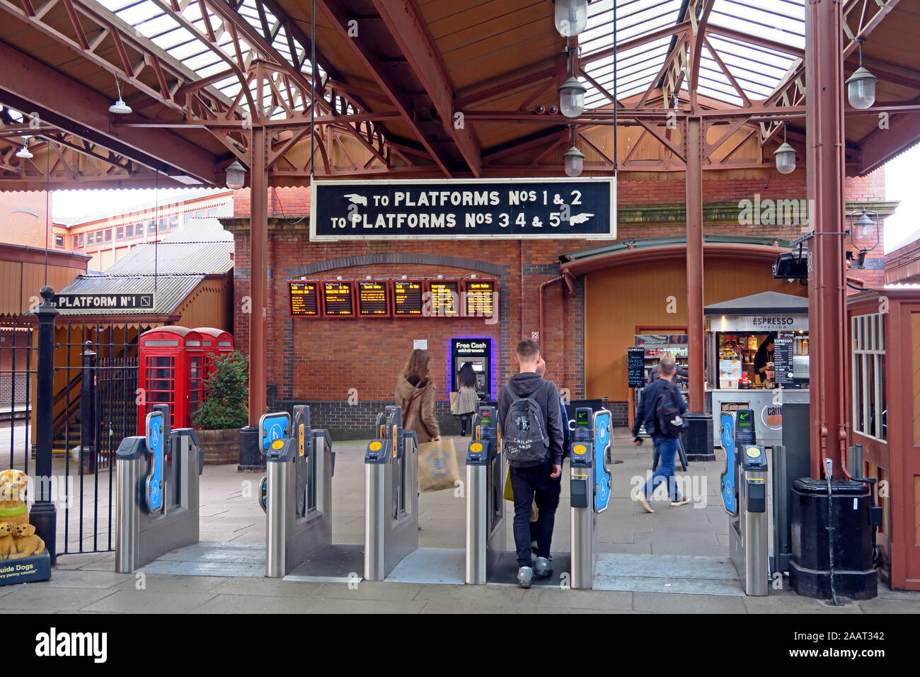 Piattaforme a Moor St stazione ferroviaria Birmingham - Birmingham Moor Street Stazione Queensway Birmingham West Midlands B4 7UL Foto Stock