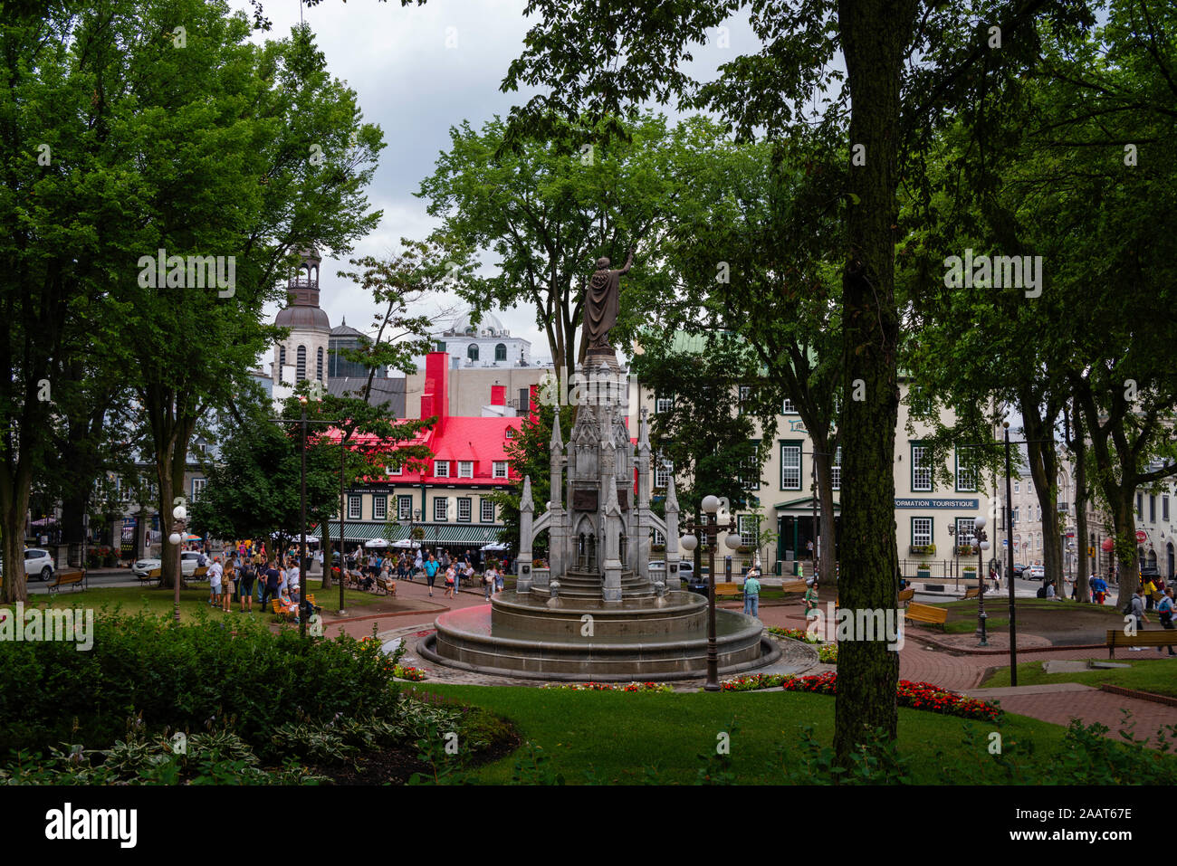 Place d' Armes, lungo la Rue Saint Louis, Quebec, Canada. Foto Stock