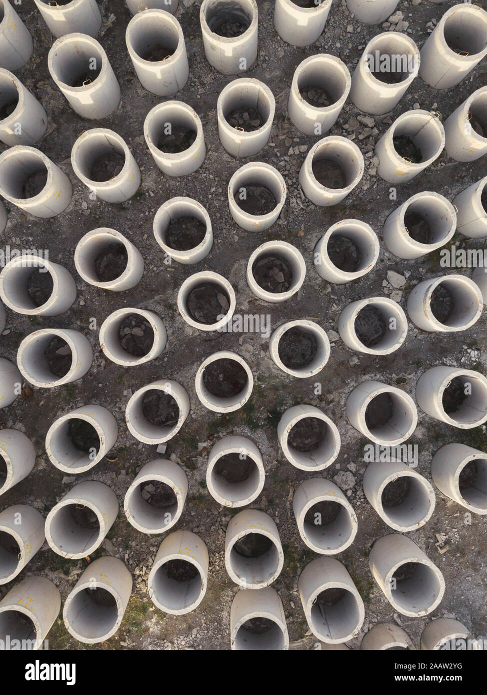 Vista aerea di tubazioni in calcestruzzo, Kedungu, Bali, Indonesia Foto Stock