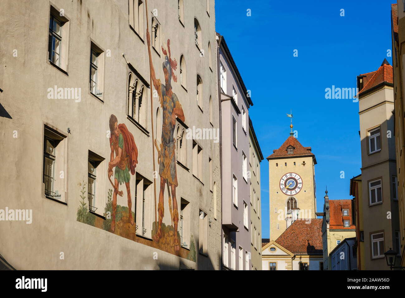 Esterno del Goliathhaus e Municipio Torre a Regensburg, Alto Palatinato, Baviera, Germania Foto Stock