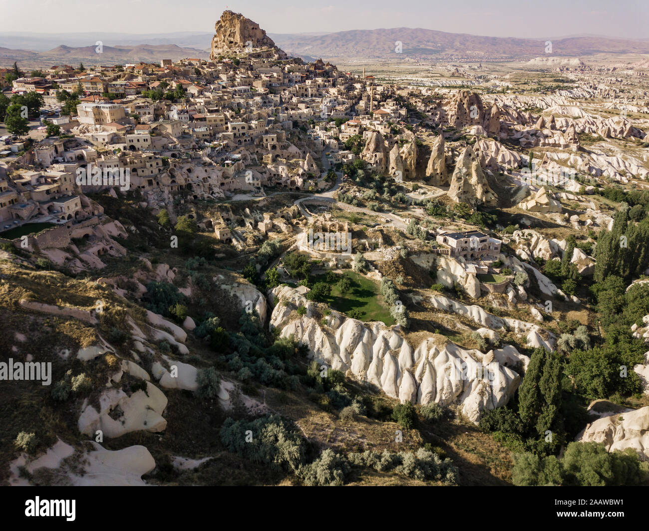 Veduta aerea del Castello di Uchisar e la città di Cappadocia, Turchia Foto Stock