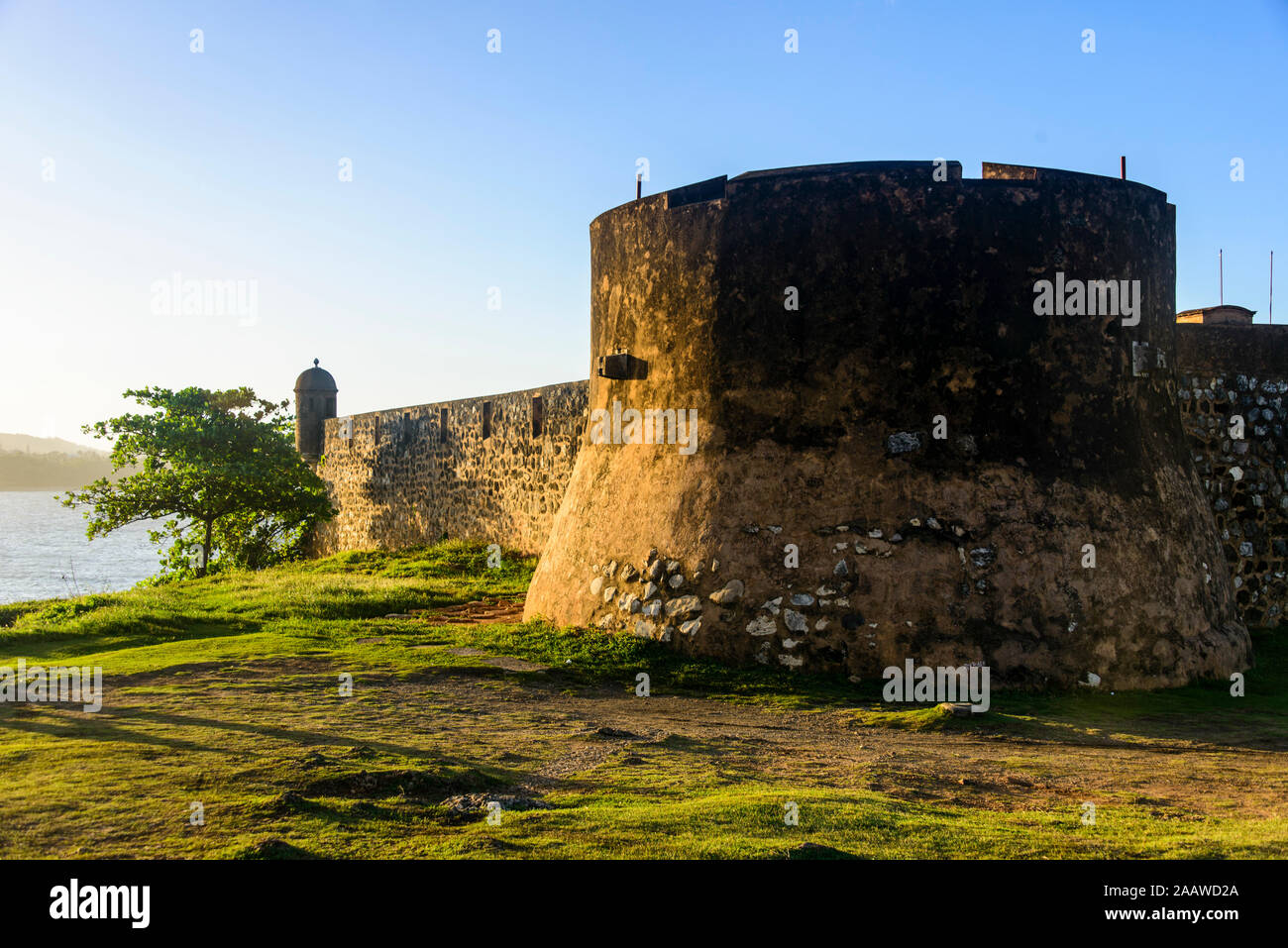 Esterno di Fortaleza San Felipe contro il cielo chiaro durante il tramonto, Puerto Plata, Repubblica Dominicana Foto Stock