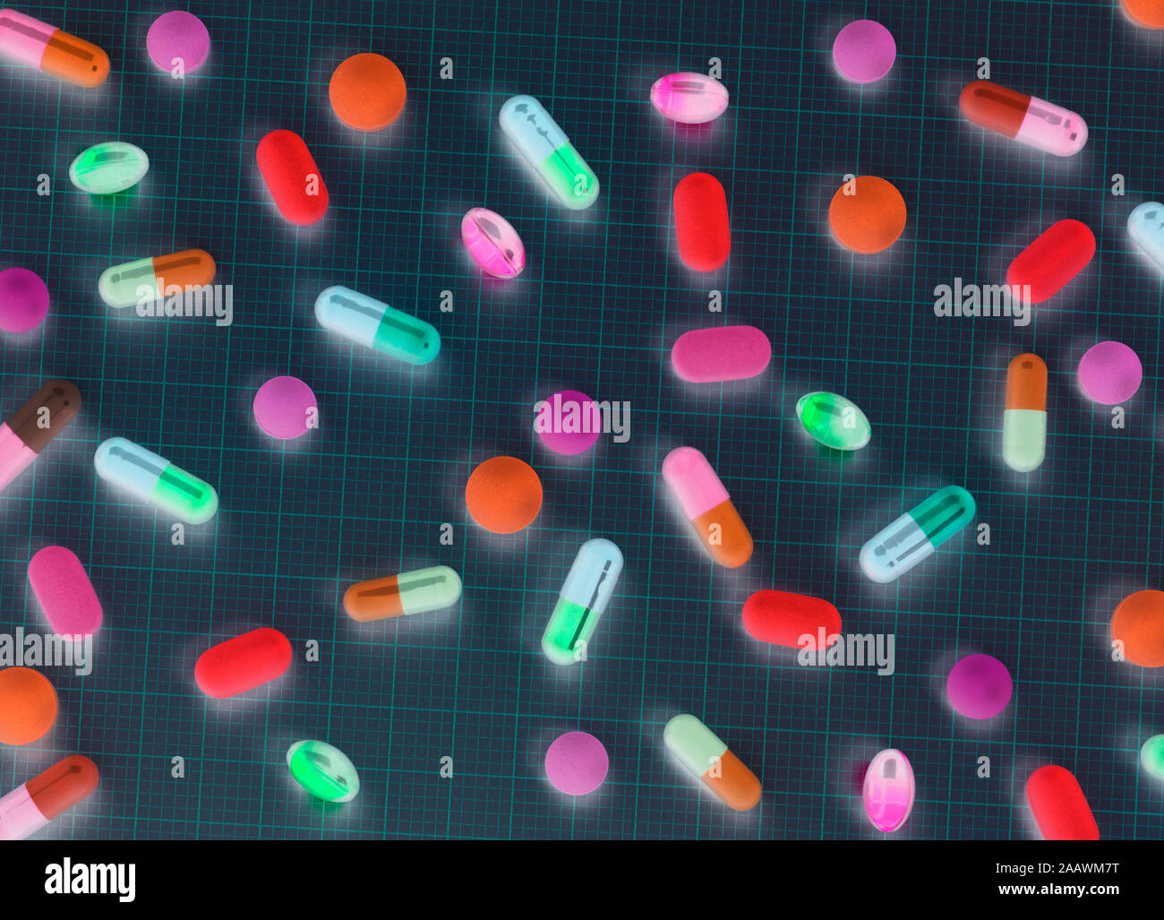 Direttamente sopra il colpo di diversi medicinali su un foglio di carta millimetrata Foto Stock