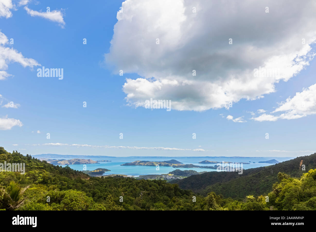 Nuova Zelanda, Isola del nord, Waikato, paesaggio panoramico contro il cielo nuvoloso Foto Stock