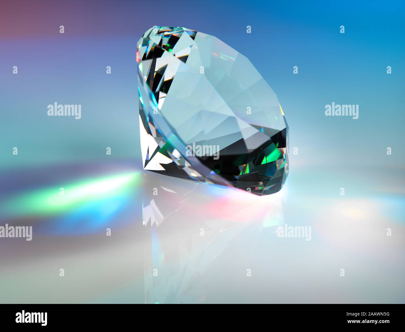 Close-up di diamante sulla tabella Foto Stock