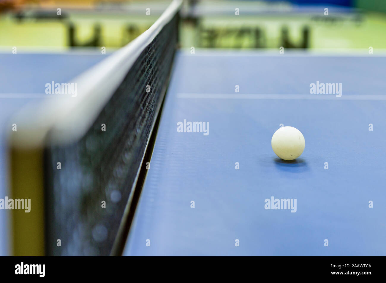 Tavolo da ping pong e tavolo da tennis palla Foto Stock