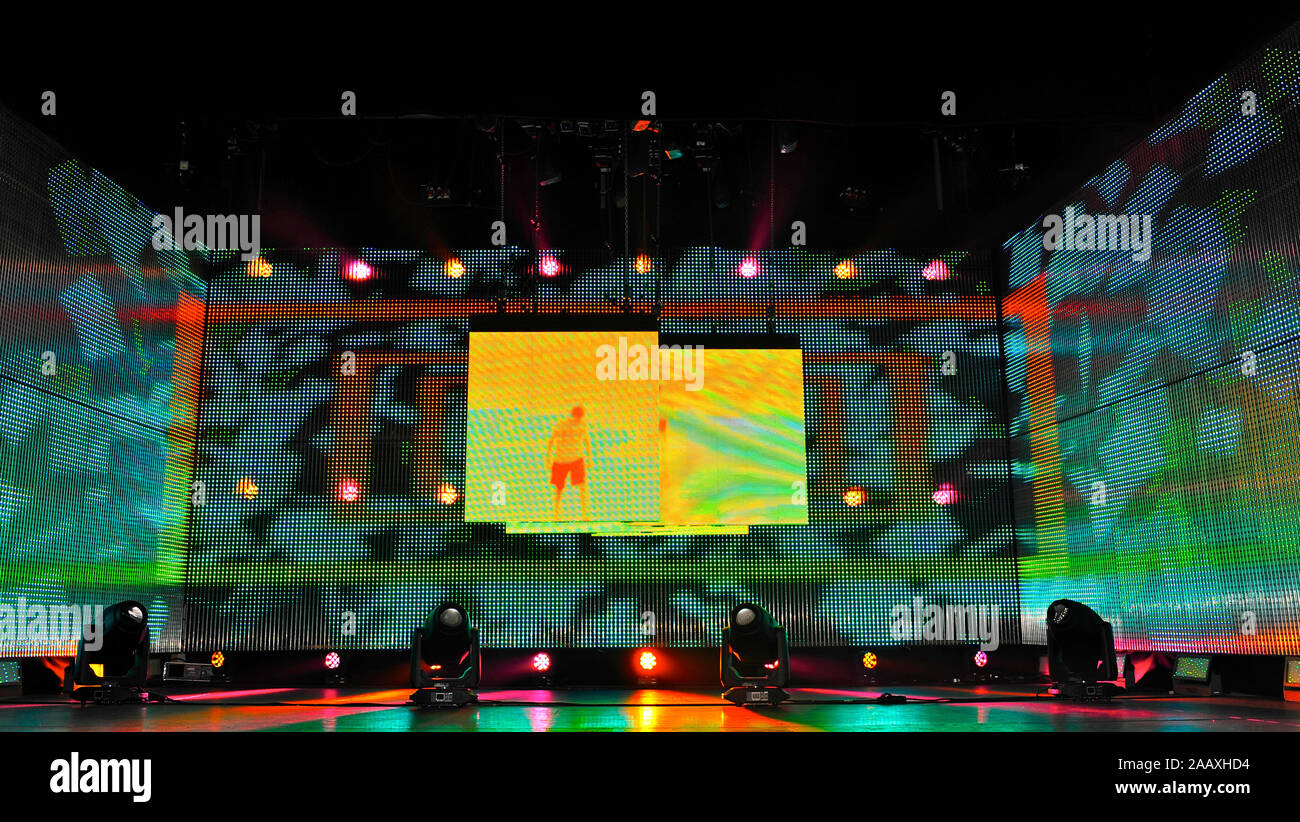 Hi Tech display illuminazione da parete quattro Intrattenimento a Blackpool luminarie 2019 Foto Stock