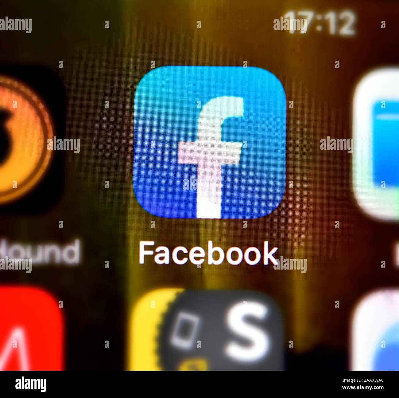 Facebook app telefono,su uno schermo di cellulare Foto Stock