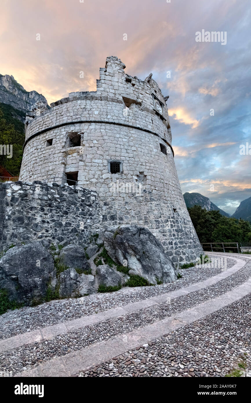 Il bastione veneziano è uno dei simboli di Riva del Garda. Provincia Di Trento, Trentino Alto Adige, Italia, Europa. Foto Stock