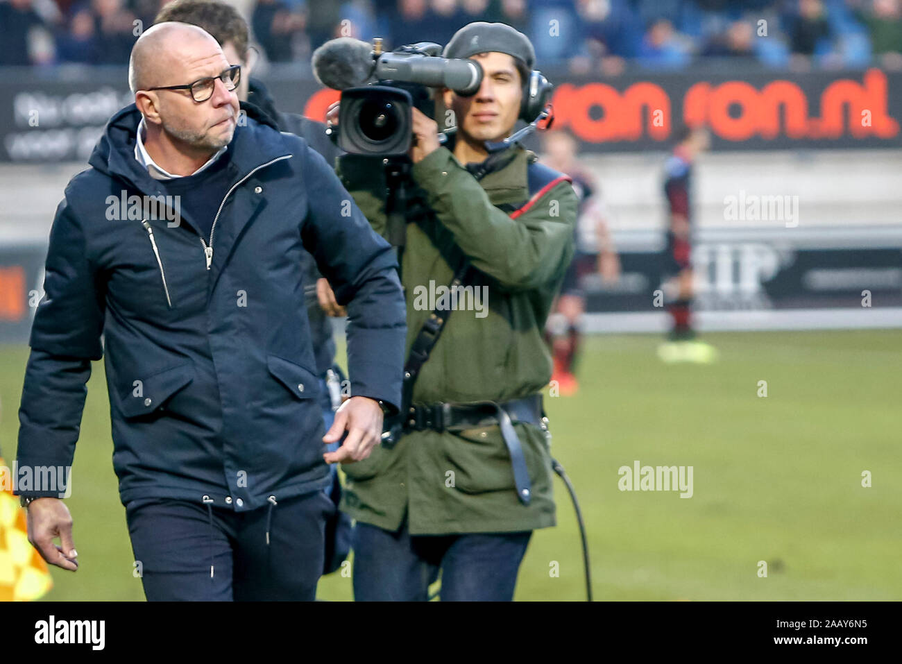 Waalwijk, Paesi Bassi. 24 Novembre, 2019. WAALWIJK, 24-11-2019, Mandemakers Stadion Eredivisie, stagione 2019-2020, RKC trainer/coach Fred Grim dopo il gol di RKC player Sylla scrofa durante il match Credito: Pro scatti/Alamy Live News Foto Stock