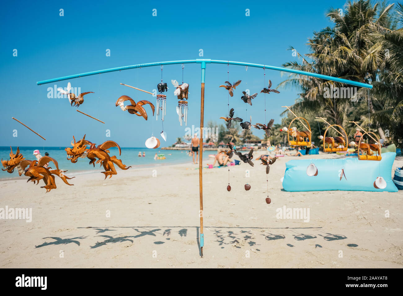 Negozio di souvenir per vendere in spiaggia in Thailandia Foto Stock