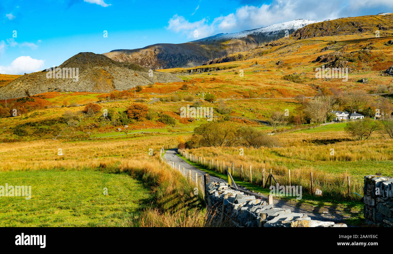 Mount Snowdon, visto dal Rhyd-Ddu, vicino Beddgelert, Gwynedd, il Galles del Nord. Immagine presa nel novembre 2019. Foto Stock