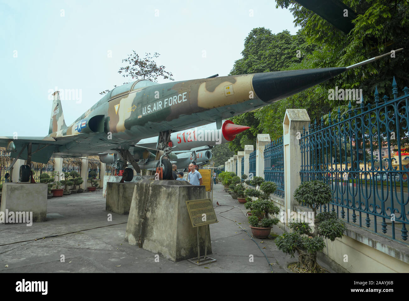 HANOI, VIETNAM - Gennaio 09, 2016: Northrop F-5 Freedom Fighter - american light multirole fighter sul Vietnam Museo di Storia Militare Foto Stock