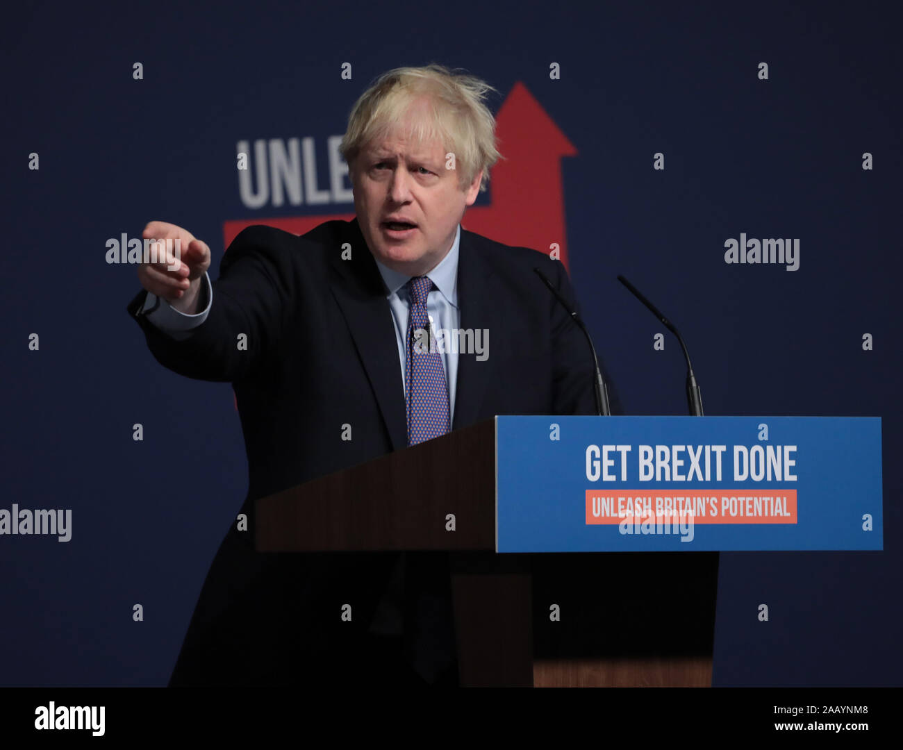 Telford, Regno Unito. 24 Novembre, 2019. Primo Ministro britannico Boris Johnson lancia il Partito Conservatore Manifesto in Telford, domenica 24 novembre, 2019. Il Sig. Johnson è in cerca di una maggioranza le elezioni generali del 12 dicembre per consentire al governo di ottenere Brexit passata. Foto di Hugo Philpott/UPI Credito: UPI/Alamy Live News Foto Stock