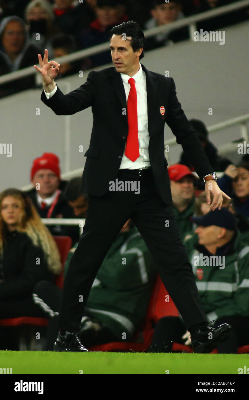 Londra, Regno Unito, 23 novembre. Arsenal's Head Coach Unai Emery durante la Premier League inglese tra Arsenal e Southampton all'Emirates Stadium Foto Stock