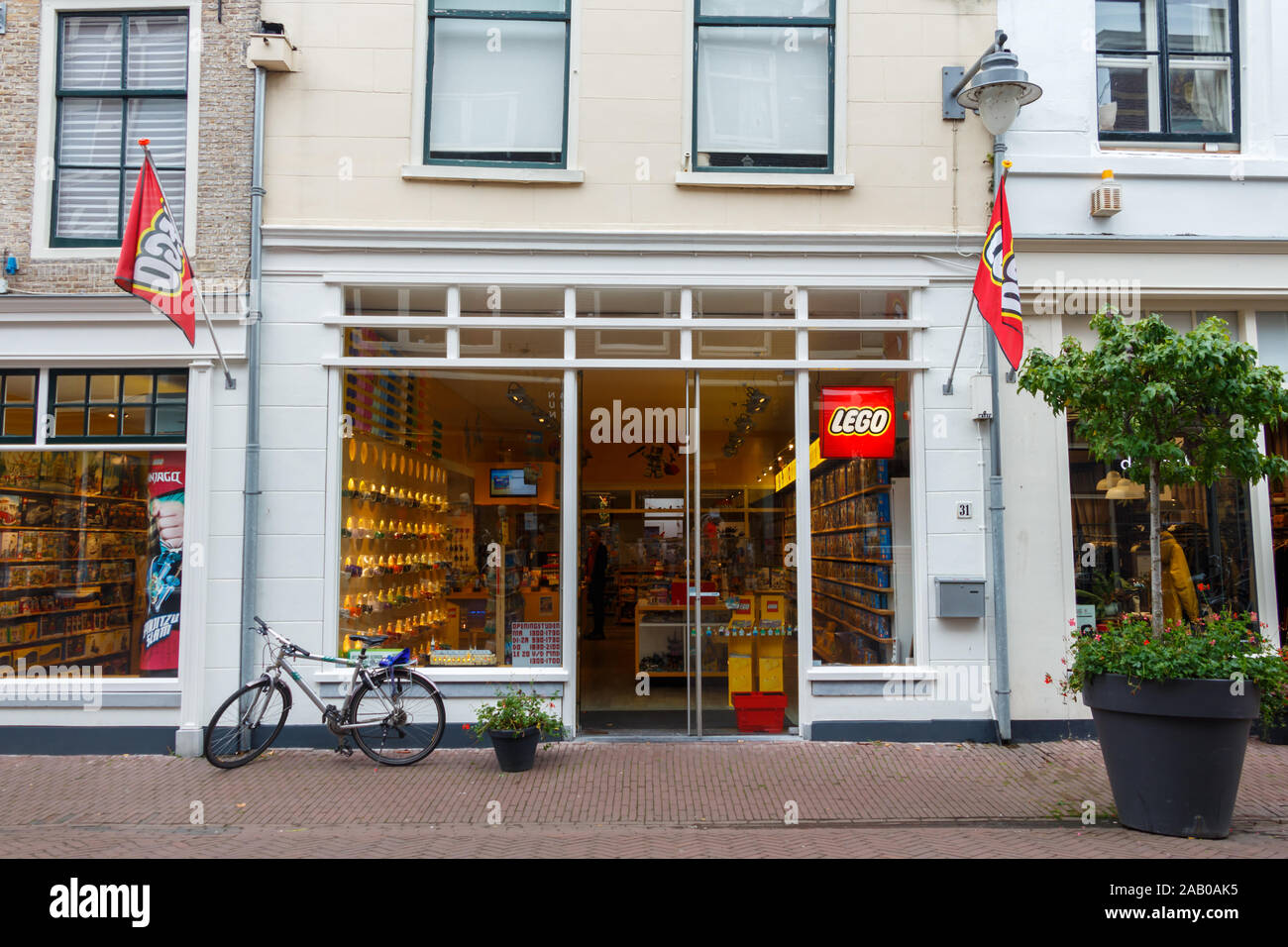 Gouda, Paesi Bassi - Circa 2019 : Lego negozio di giocattoli Foto Stock