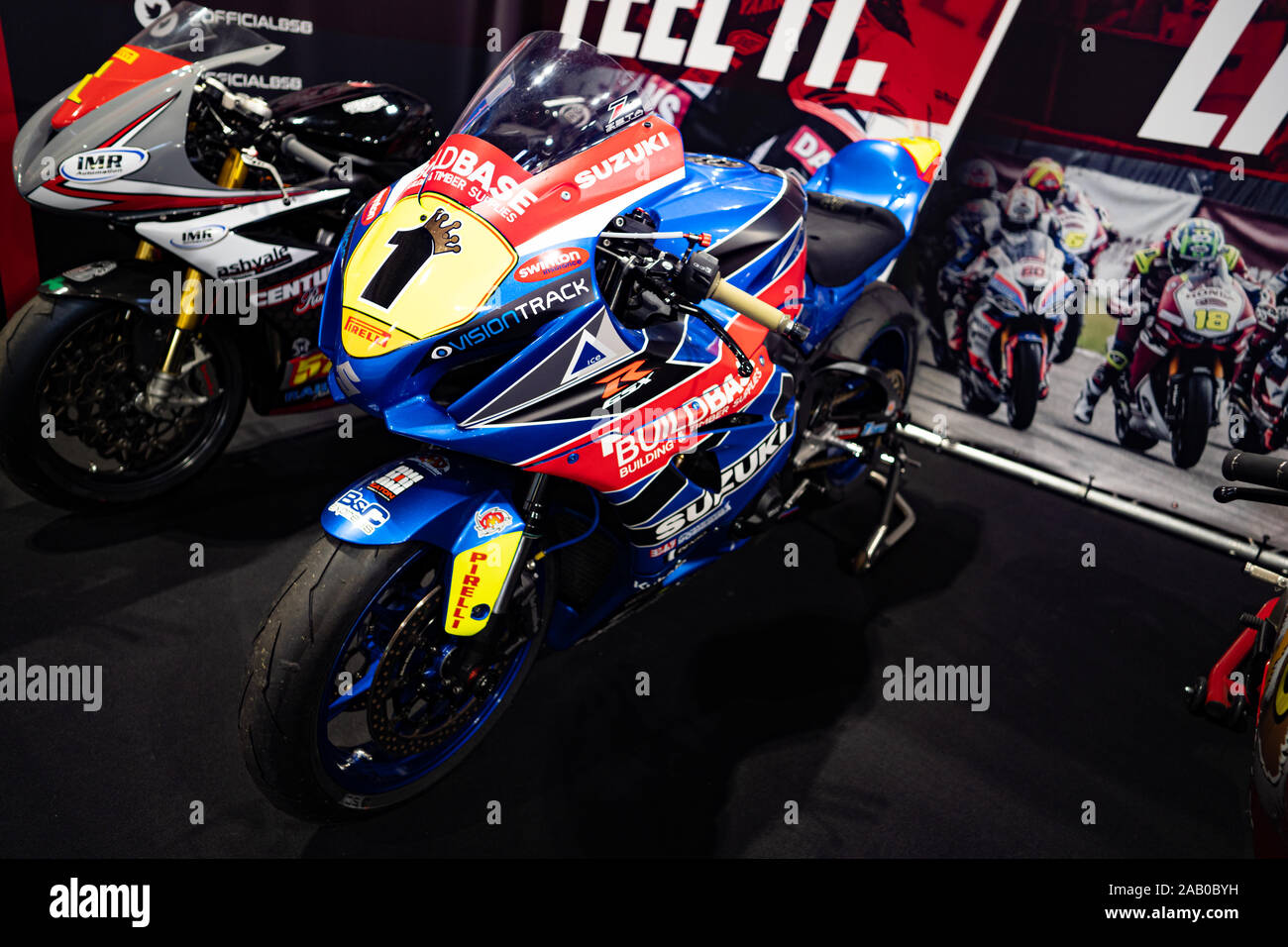 Motociclette da corsa in mostra alla mostra motociclistica Foto Stock