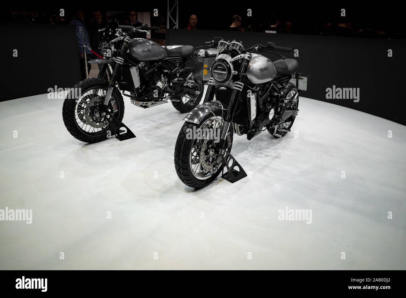 Motociclette moderne in mostra alla mostra automobilistica Foto Stock