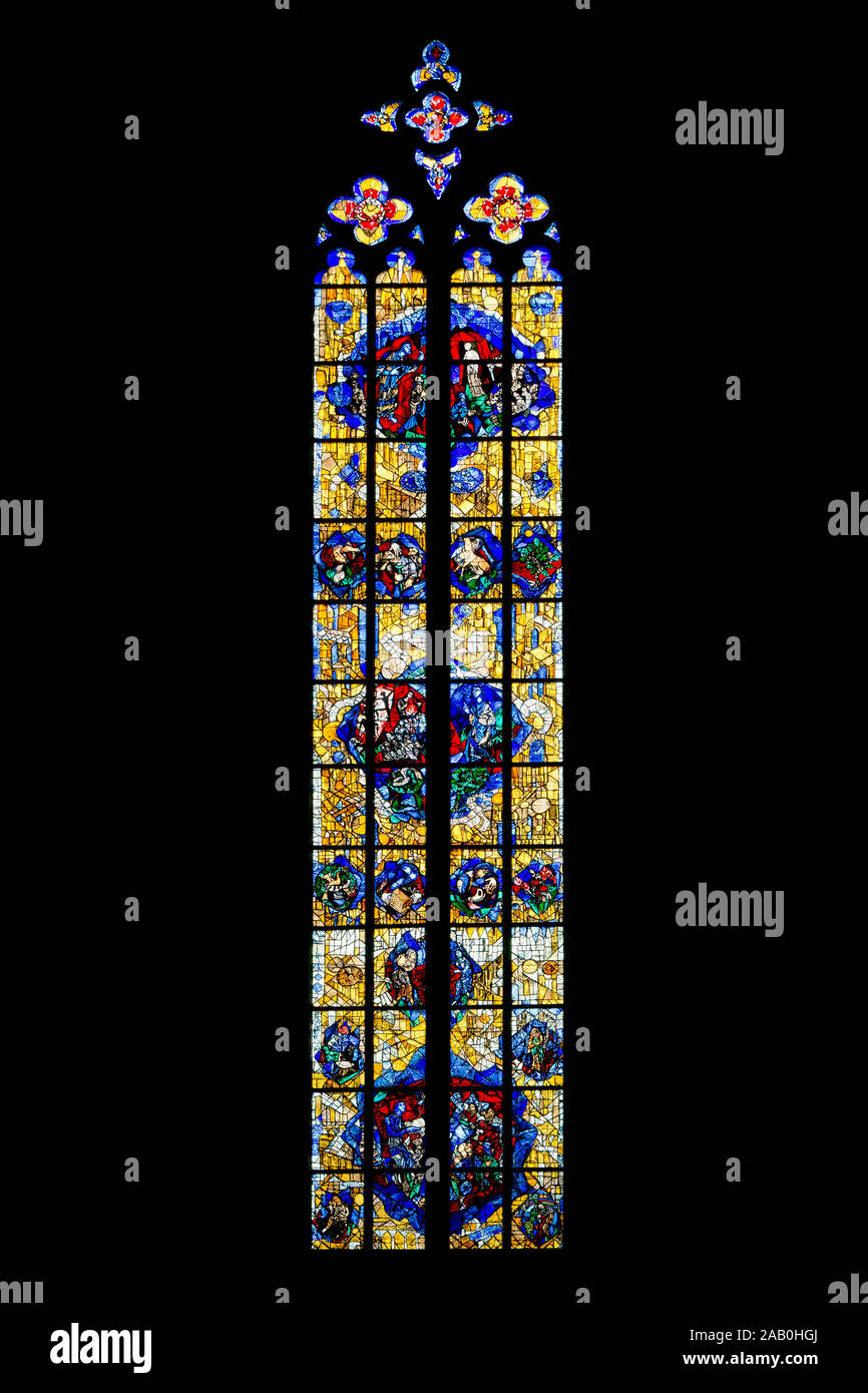 Ein wunderschoenes gotisches Kirchenfenster in ULM, Deutschland Foto Stock