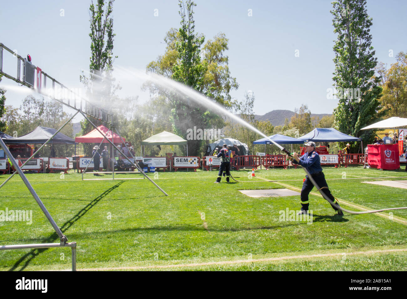 Fireman competere in estinzione australiana campionati, Tamworth Ottobre 2019 Foto Stock