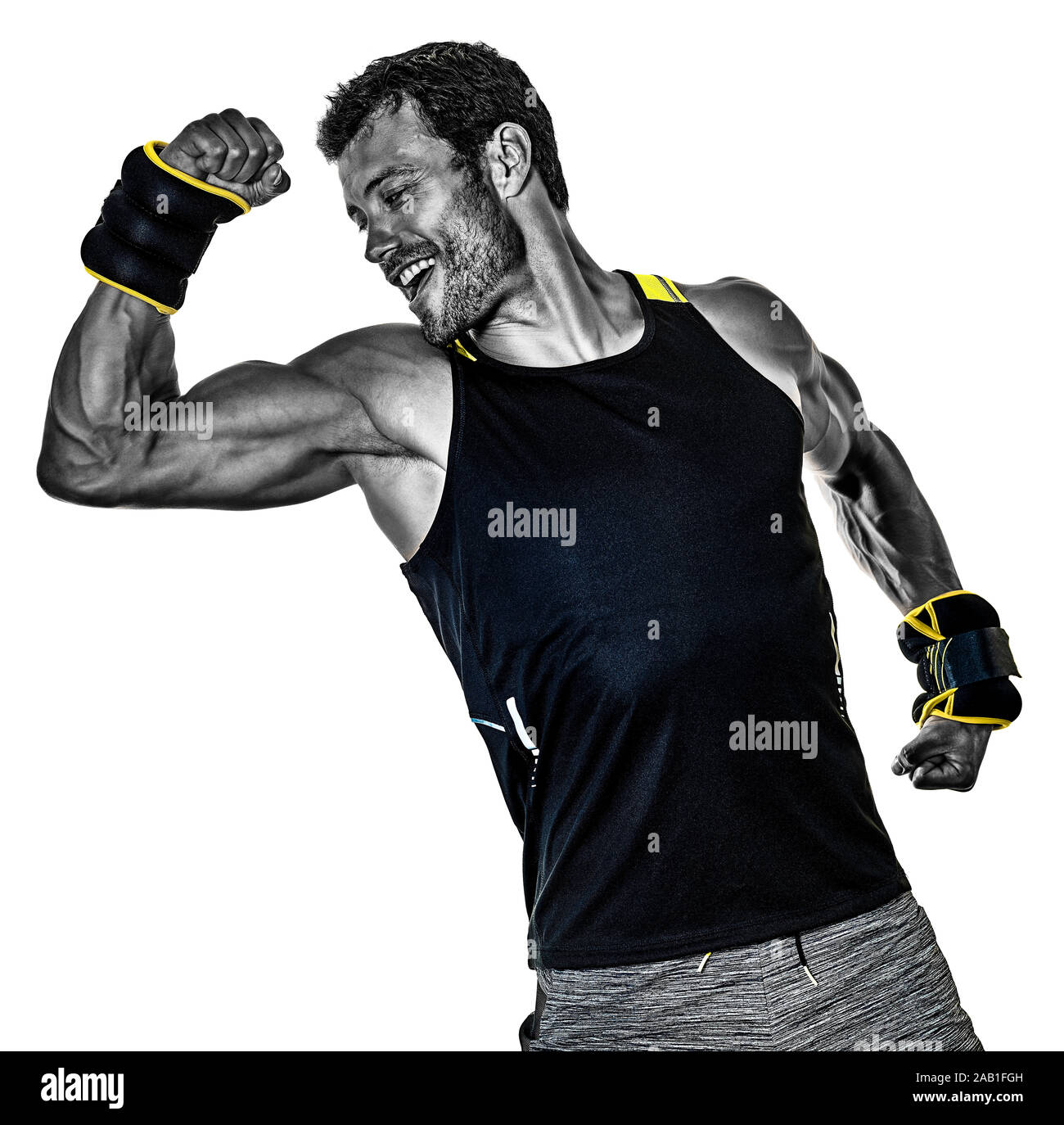 Uno caucasico uomo fitness esercizio cardio esercizi di boxe in studio isolato su sfondo bianco Foto Stock