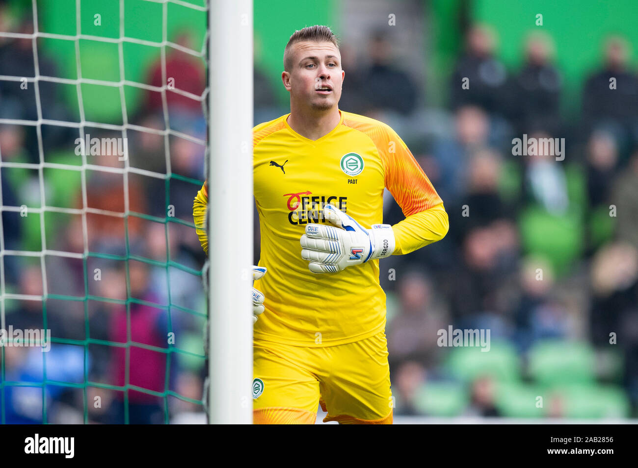 GRONINGEN, 24-11-2019 Euroborg stadium, olandese Eredivisie stagione calcistica 2019/2020 . FC Groningen keeper Sergio Padt durante la partita FC Groningen - Feyenoord Credito: Pro scatti/Alamy Live News Foto Stock