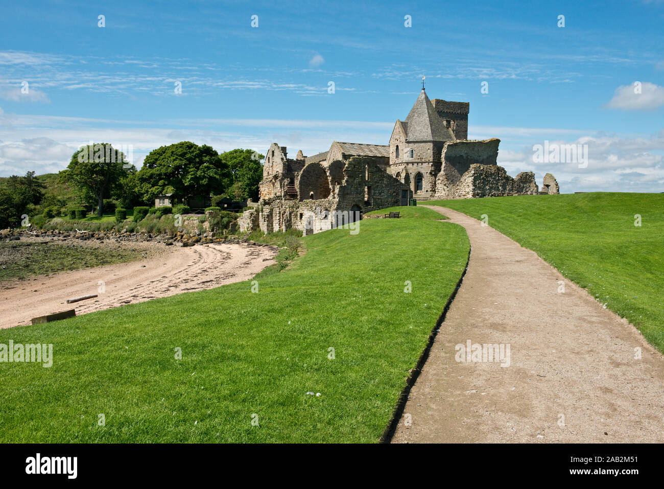 Inchcolm Abbey. Situato sull isola di Inchcolm nel Firth of Forth, Scozia Foto Stock