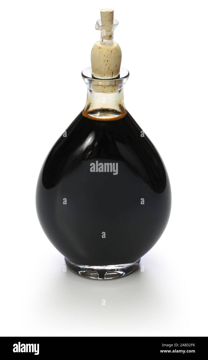 Aceto balsamico isolato su bianco backgroun Foto Stock