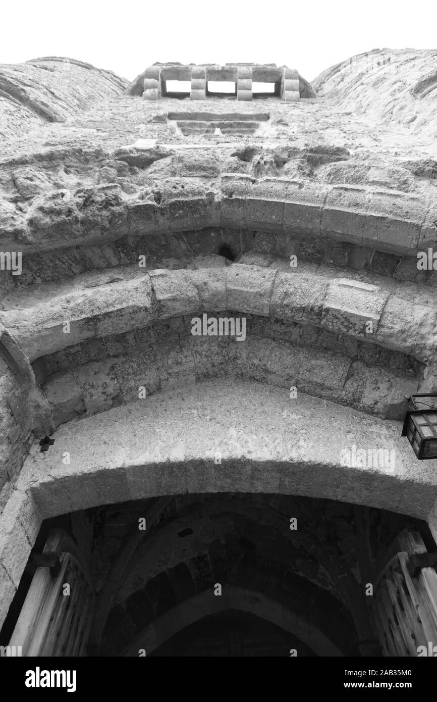 Il castello di Carisbrooke con il sole su di esso Foto Stock