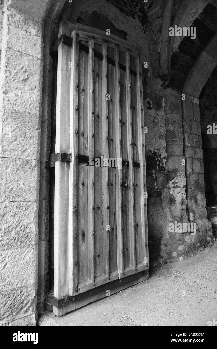 Il castello di Carisbrooke con il sole su di esso Foto Stock