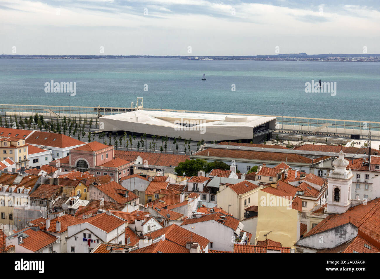 lisbon cruise port - jardim do tabaco quay
