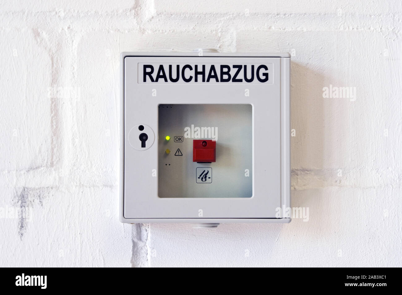 Notschalter f'r den Rauchabzug in einem Geb‰ude |interruttore di emergenza per il camino in un edificio| Foto Stock