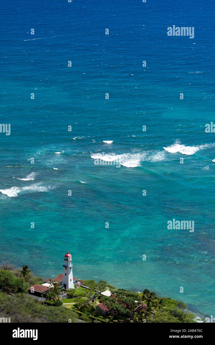 Faro sulla ocean shore vicino a Honolulu, Hawaii Foto Stock
