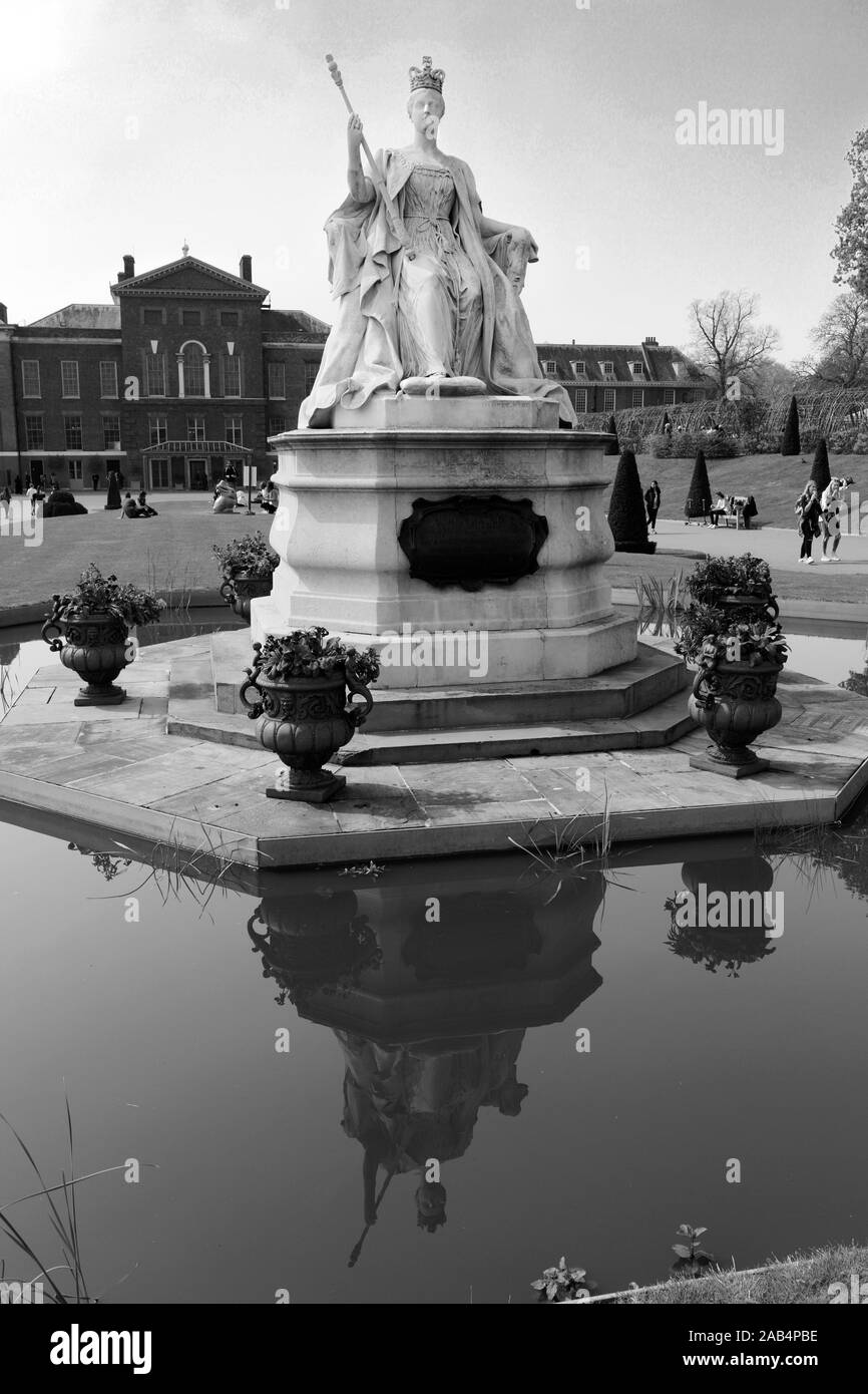 La regina Victoria Memorial, Kensington Palace, Kensington Gardens e Royal Borough di Kensington e Chelsea, Londra, Inghilterra Foto Stock