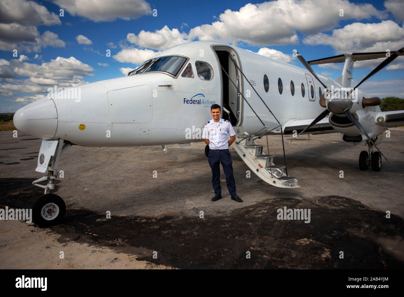 Federal Airlines flight at Mala Mala Game Reserve airport Sabi Sand Park Kruger South Africa, Africa. BEECHCRAFT 1900 AIRLINER Foto Stock