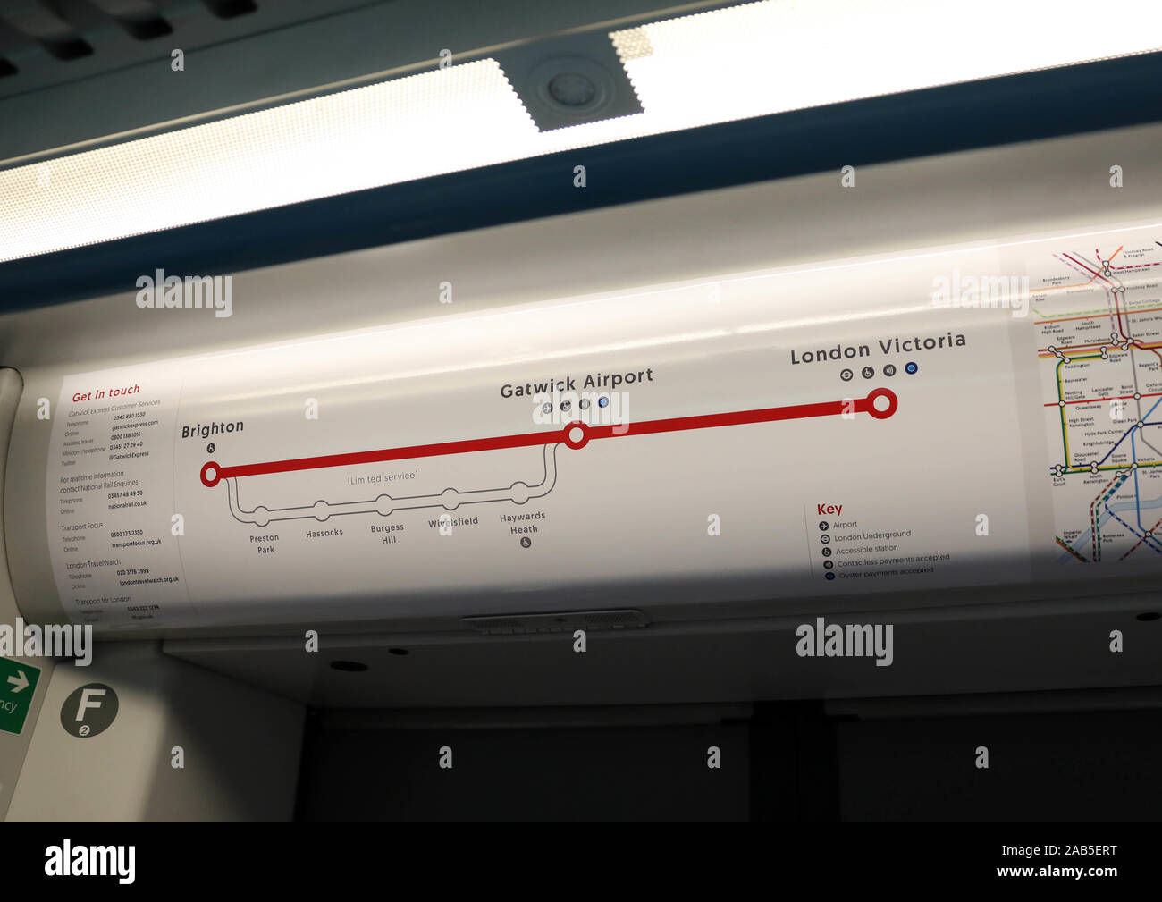 Il treno Gatwick express Foto Stock