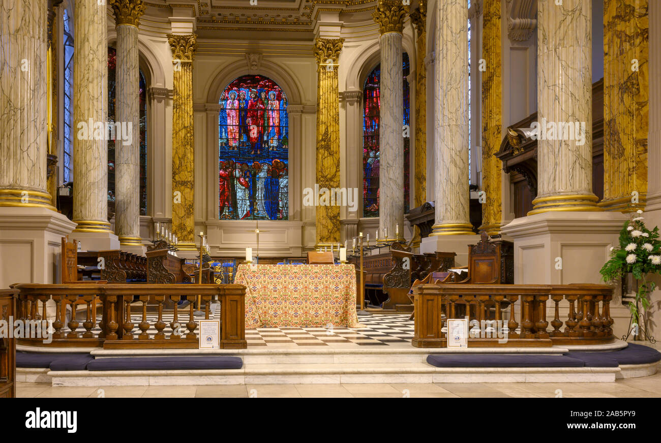 L'Altare della Cattedrale di S. Filippo, Birmingham, West Midlands, England, Regno Unito Foto Stock