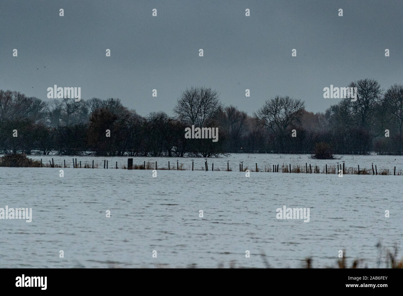 La periferia di alluvione ha colpito villaggio di Fishlake vicino a Doncaster nello Yorkshire meridionale. Foto Stock