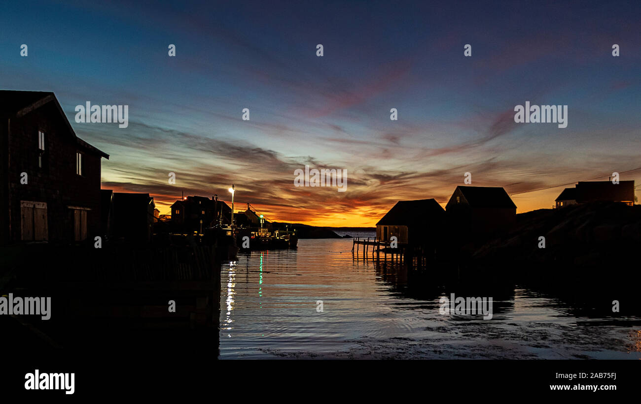 Un'immagine della baia di Peggy al tramonto... che posto fantastico da vedere e visitare... è un must quando sei in viaggio verso est Foto Stock