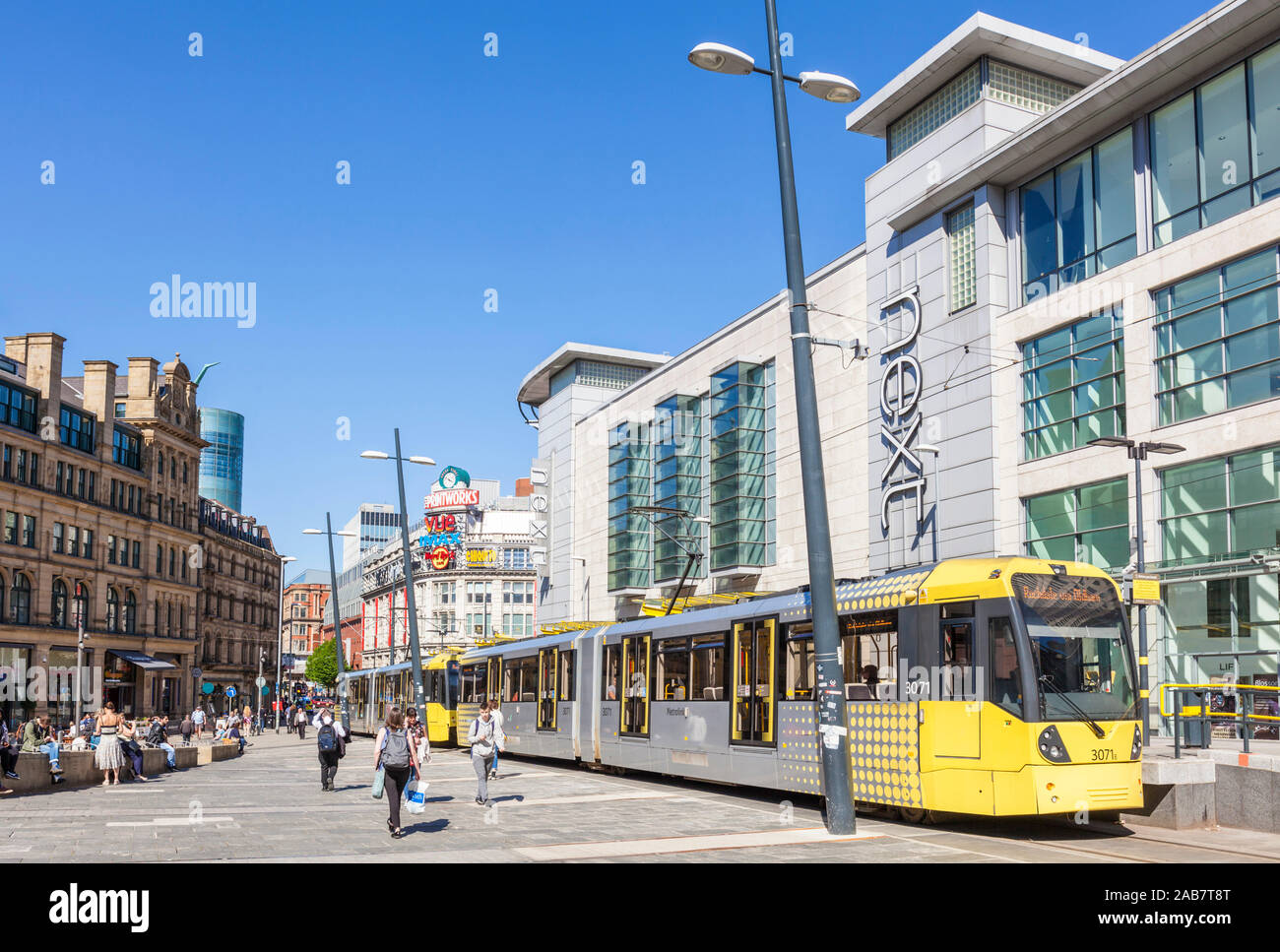 Manchester fermata del tram dal prossimo negozio, Exchange Square, Manchester Arndale Centre e il centro di Manchester, Manchester, Inghilterra, Regno Unito, Europa Foto Stock
