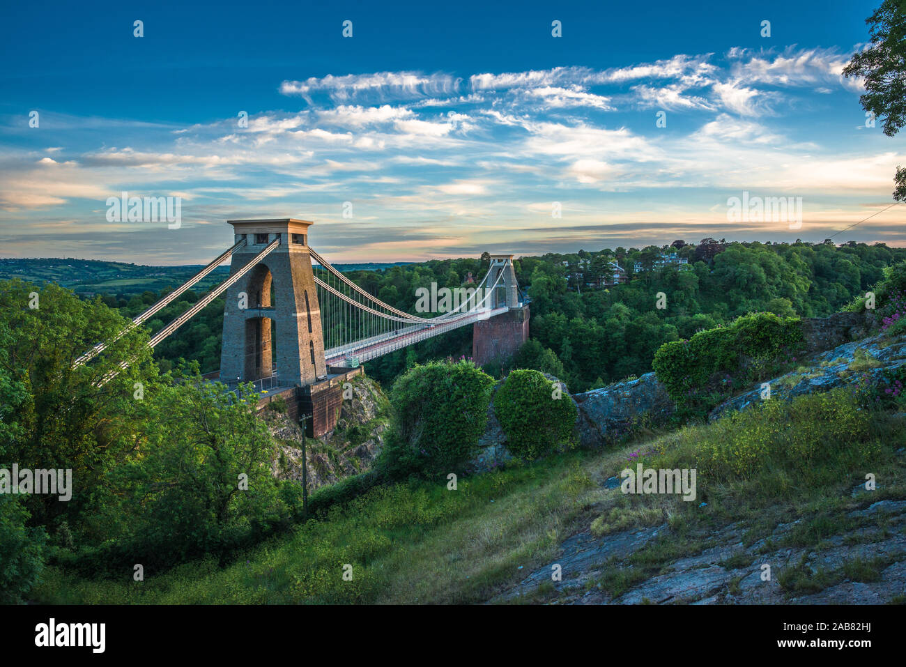 Historic Clifton Suspension Bridge da Isambard Kingdom Brunel abbraccia l'Avon Gorge con il fiume Avon sotto, Bristol, Inghilterra, Regno Unito, Europa Foto Stock