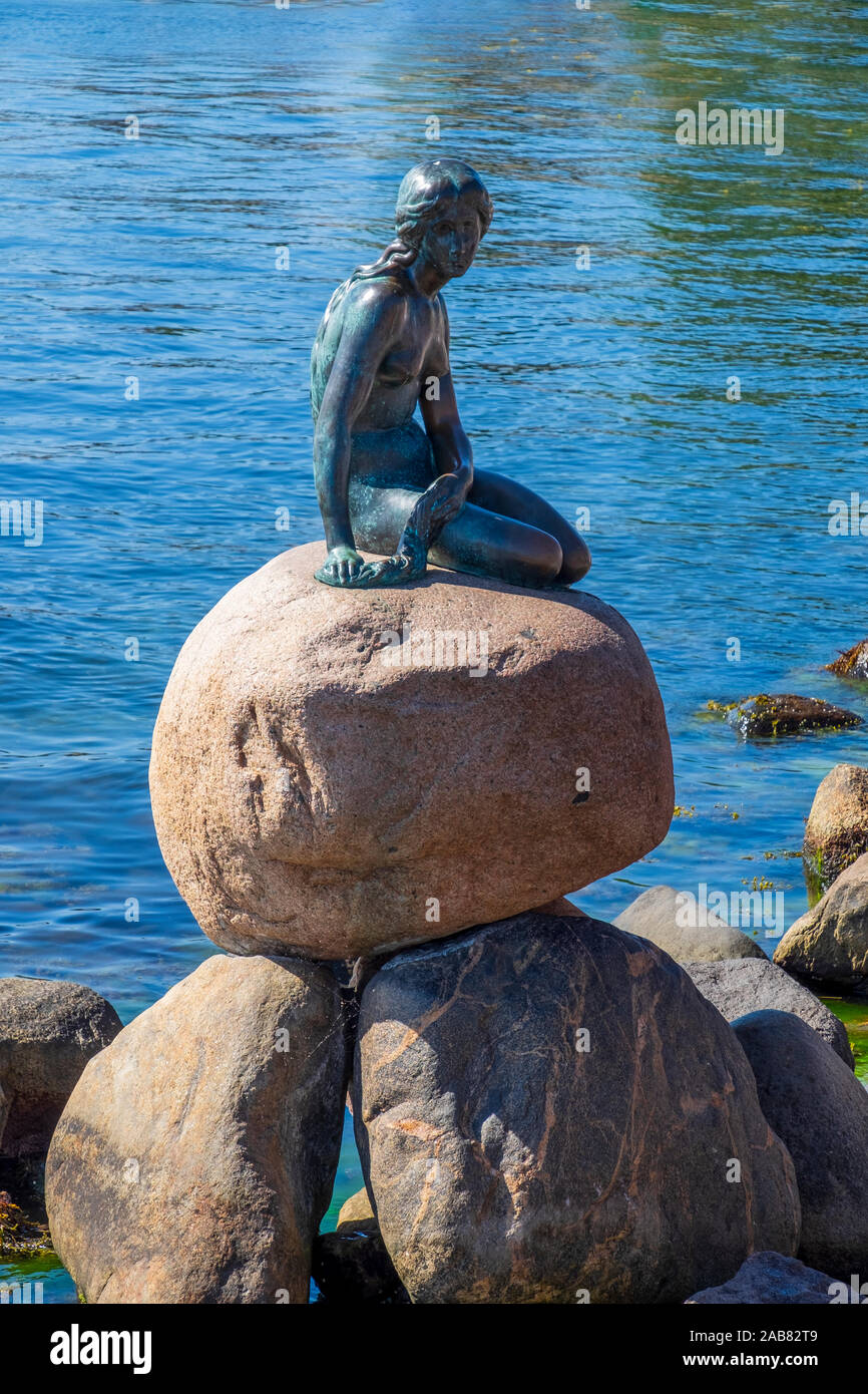 La statua della Sirenetta, Copenaghen, Danimarca, Europa Foto Stock