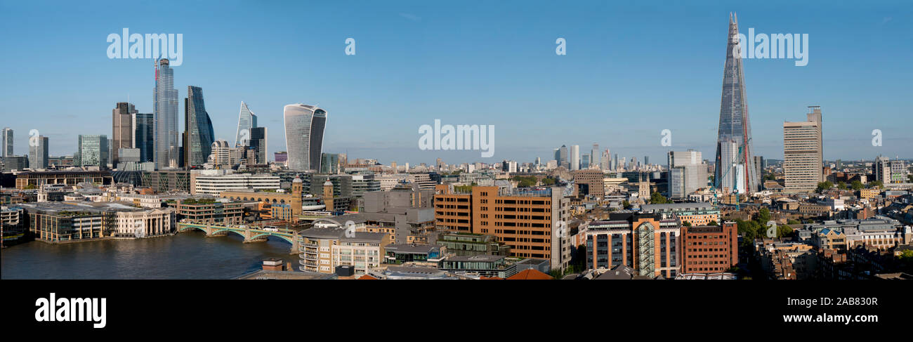 Vista panoramica della città con il Southwark Bridge e la Shard, London, England, Regno Unito, Europa Foto Stock