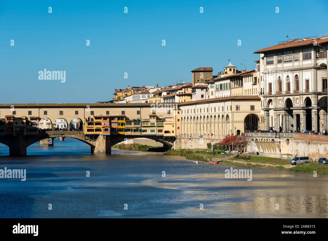 Ponte Vecchio ponte sul fiume Arno, Sito Patrimonio Mondiale dell'UNESCO, Firenze, Toscana, Italia, Europa Foto Stock