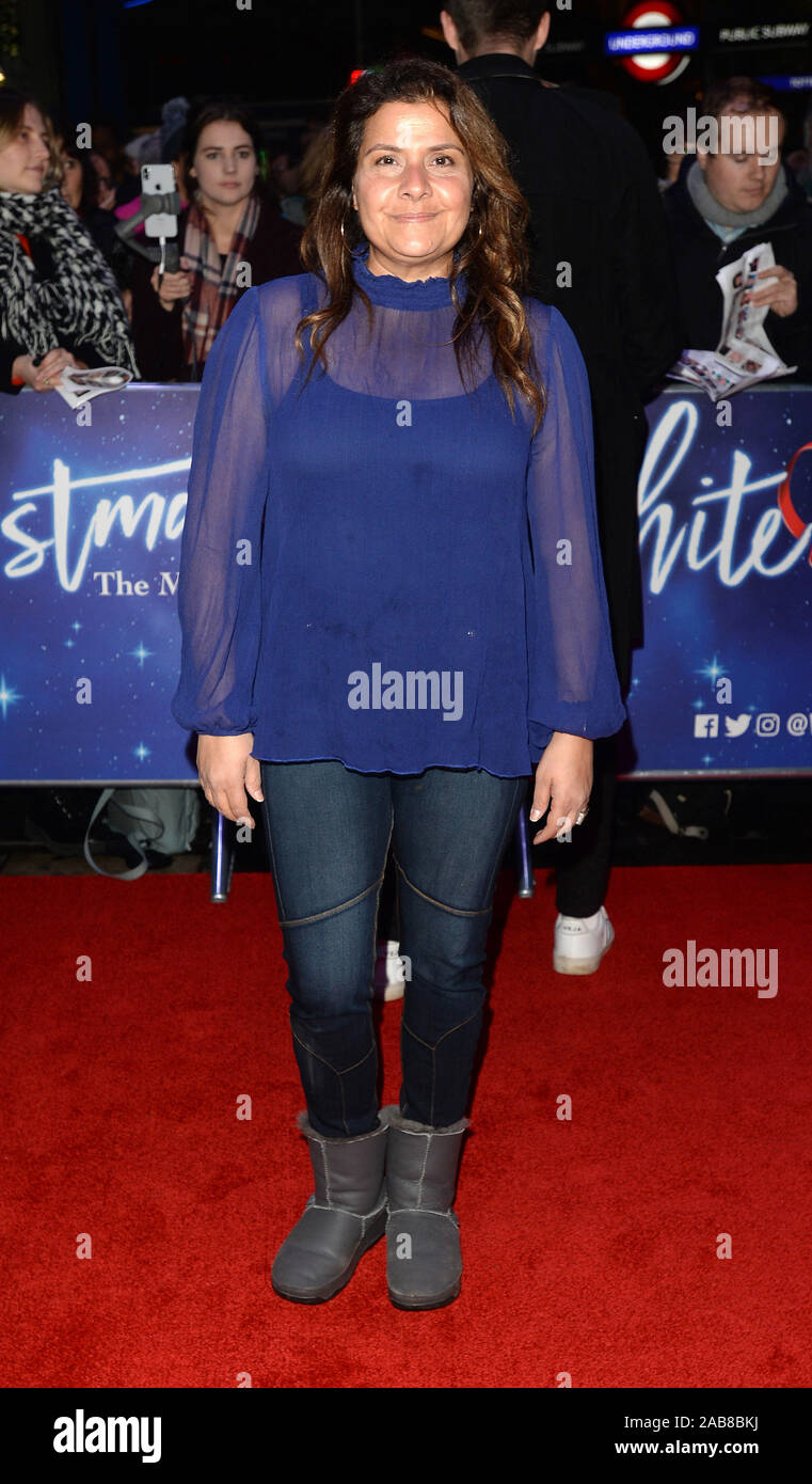 Foto deve essere accreditato ©Alpha premere 078237 25/11/2019 Nina Wadia presso la White Christmas Musical premere la notte presso il Dominion Theatre di Londra Foto Stock