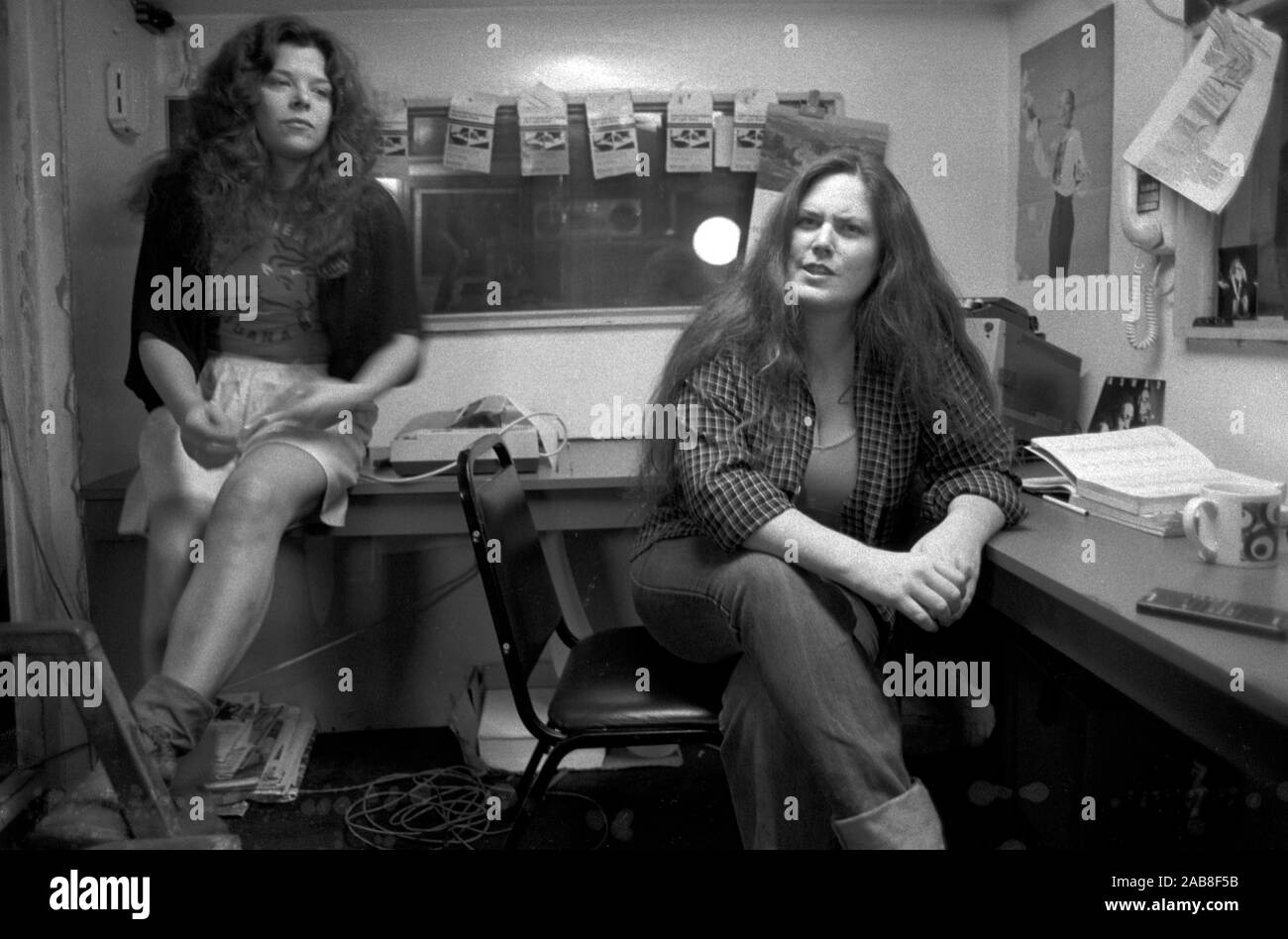 Stazione radio pirata radio laser 558 off shore la costa di Felixstowe Suffolk 1980 UK. La nave si trova nelle acque internazionali del Mare del Nord. DJ's Holly Michaels e Jessie Brandon 1984 Inghilterra. HOMER SYKES Foto Stock