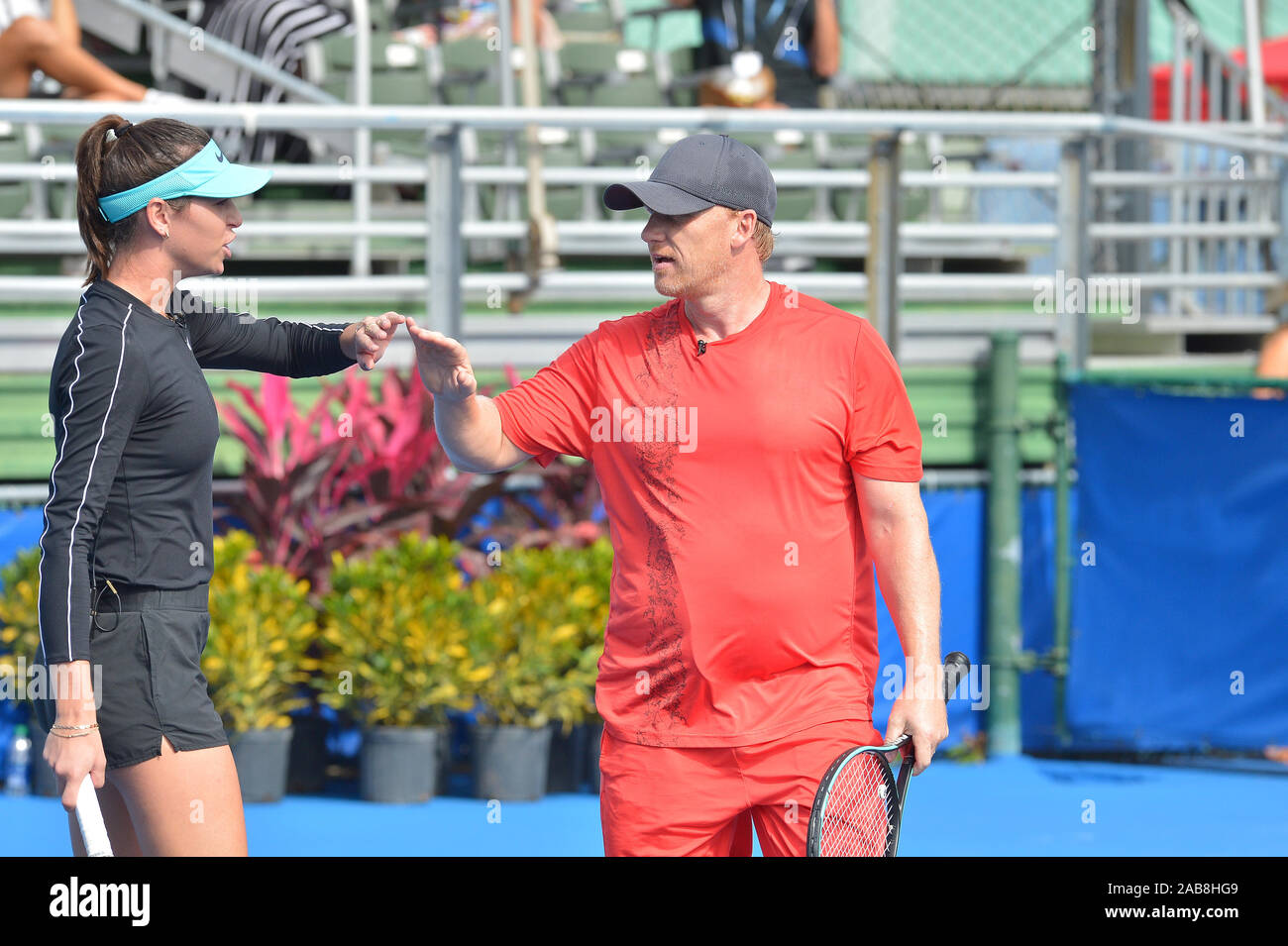 Delray Beach, FL, Stati Uniti d'America. 24 Novembre, 2019. Ajla Tomljanovic e Kevin McKidd frequentare il 30TH Annuale Chris Evert Pro-Celebrity classico del tennis al Delray Beach Tennis Center il 24 novembre 2019 in Delray Beach, Florida. Credito: Mpi10/media/punzone Alamy Live News Foto Stock